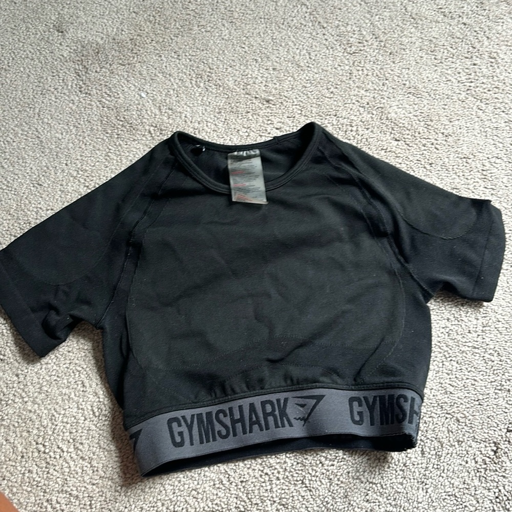 Black gym shark top